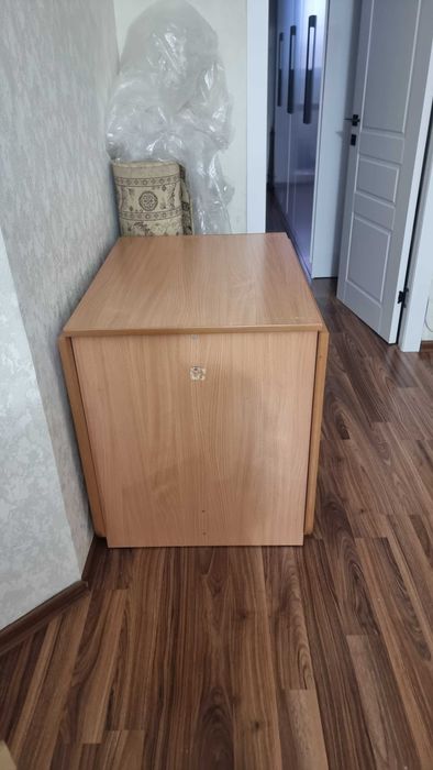Стол книжка продам