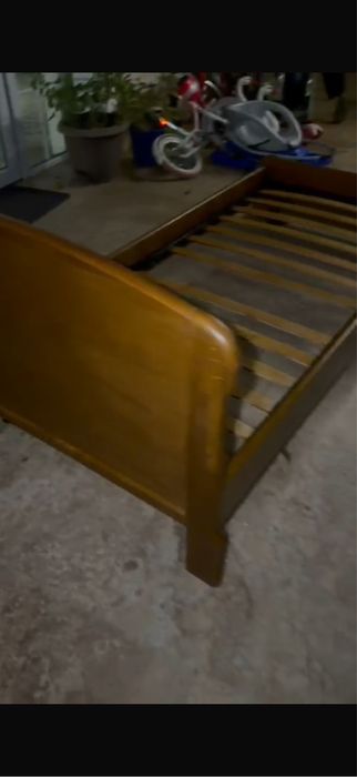 Кровать 1,5-шка , односпальная, дубовая, производство Беларусь