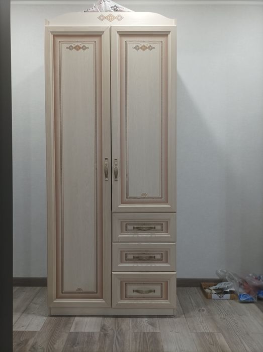 Продам шкаф плательный б/у