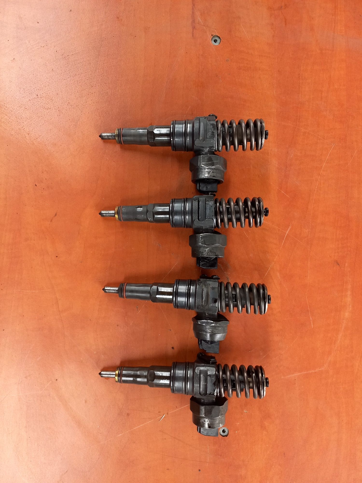 Injector vw passat b5 ,golf 4 pompe duze 038130073F