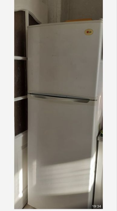 Продам срочно холодильник LG в нерабочем состоянии на запчасти