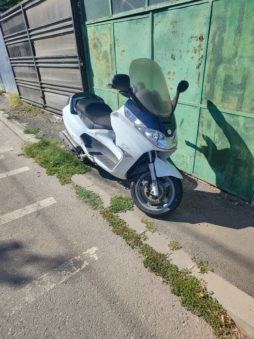 Scuter Piaggio x8 400 cc injectie