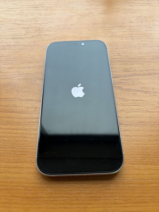 Iphone 16 PRO, baterie 100%