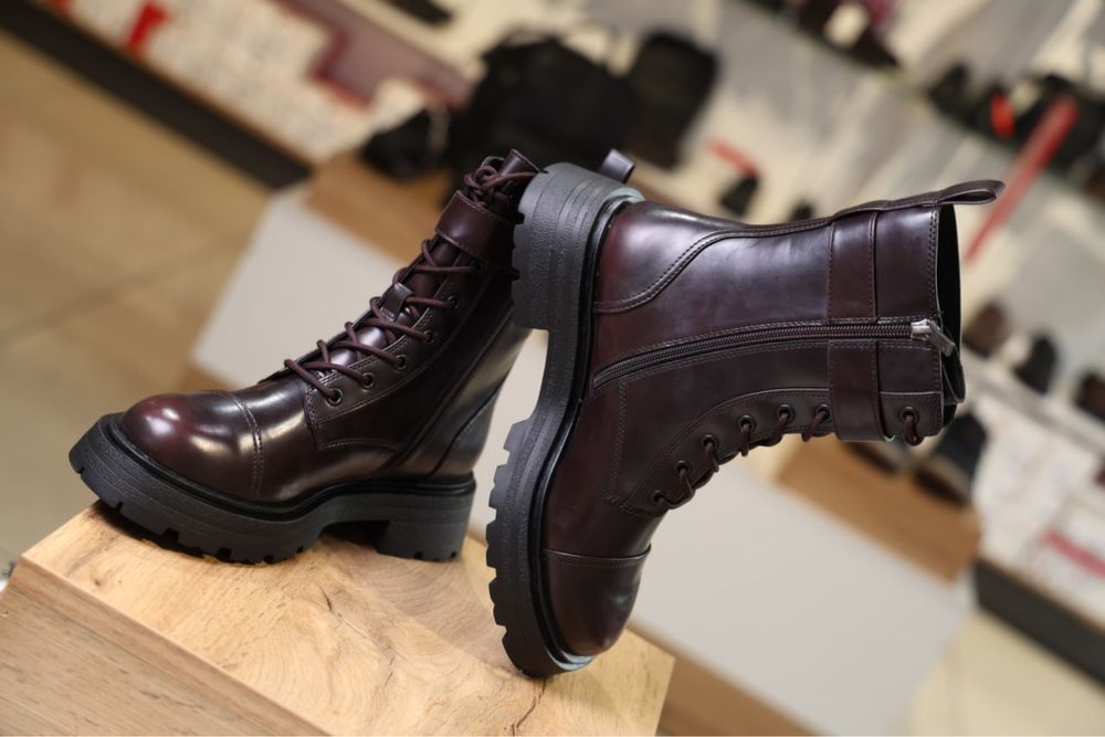 Ботинки кожаные “Tamaris”