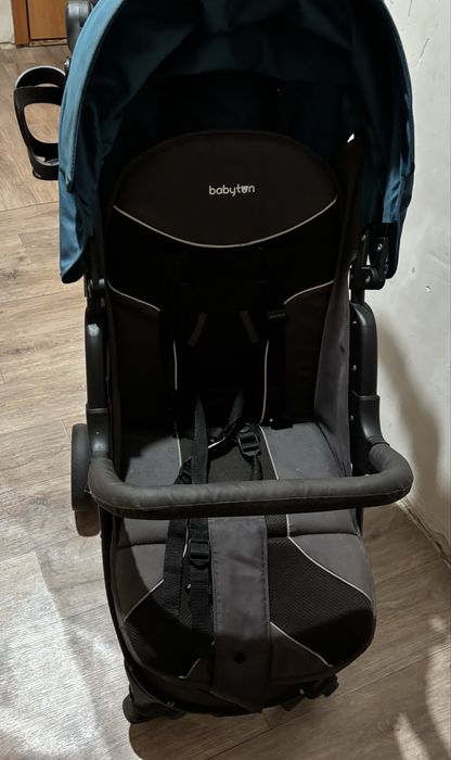 Детская прогулочная коляска