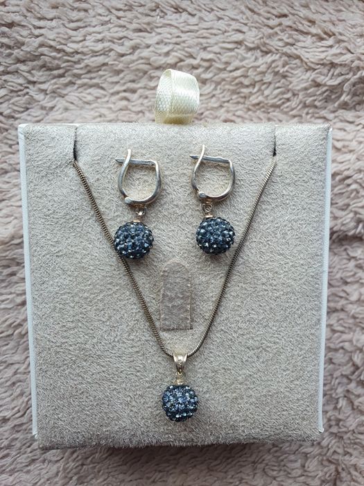 Серебряные серьги и цепочка