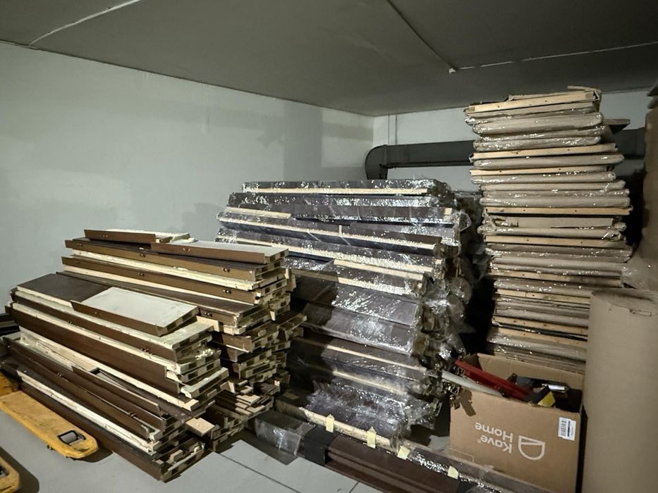 Интериорна дървена врата от естествен фурнир