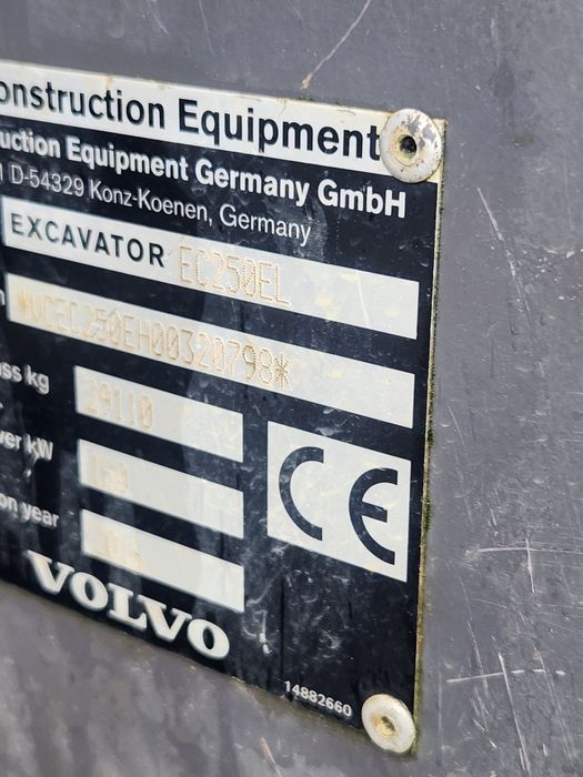 Volvo ec 250 an 2016 !