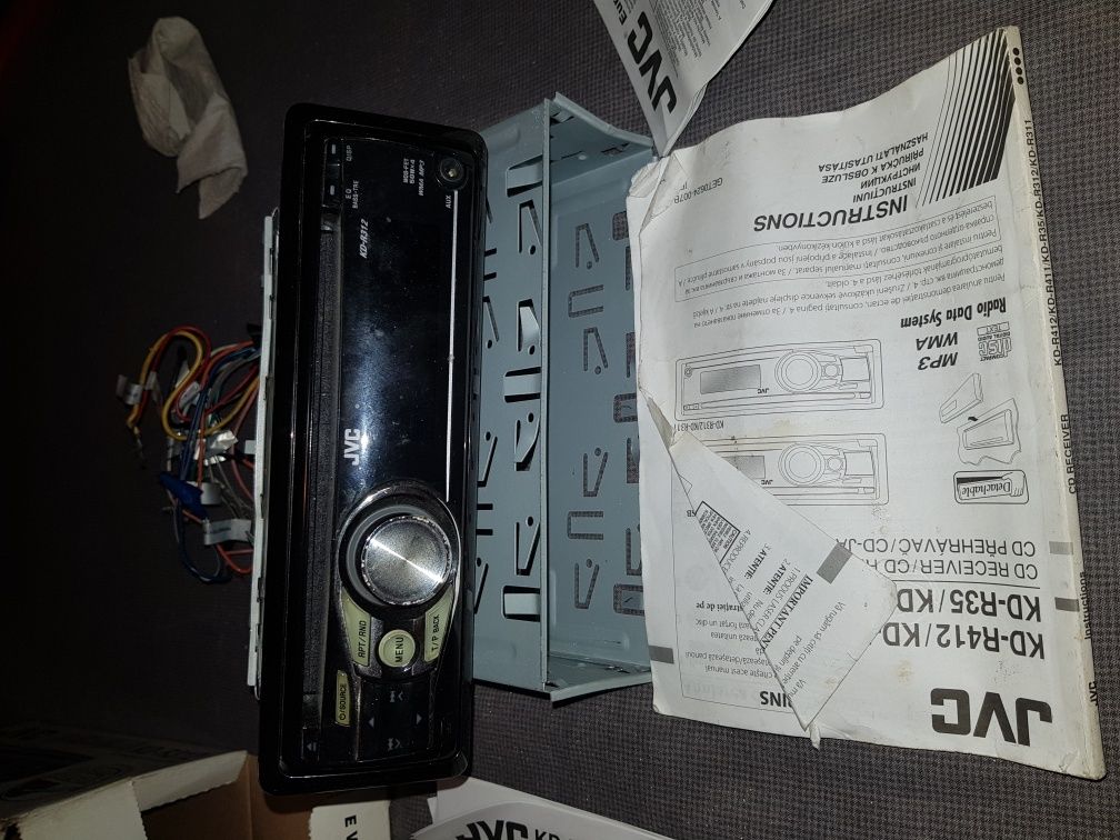 Продавам JVC KD-R312