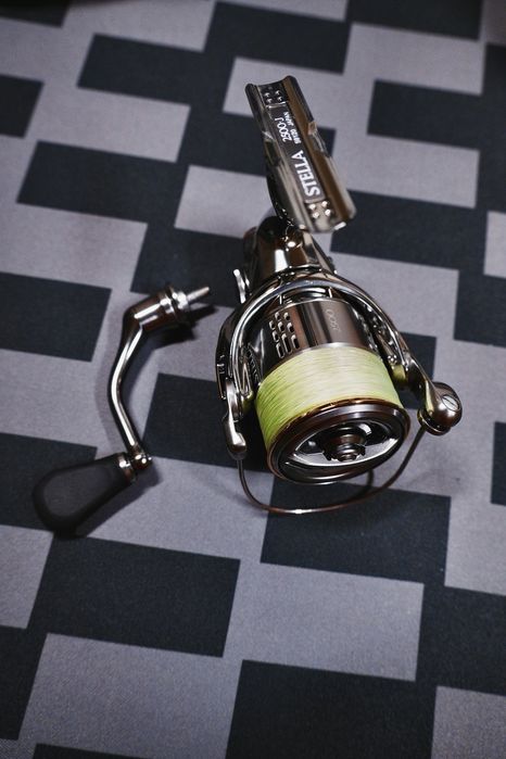 Shimano Stella 2500 FJ ( impecabila)