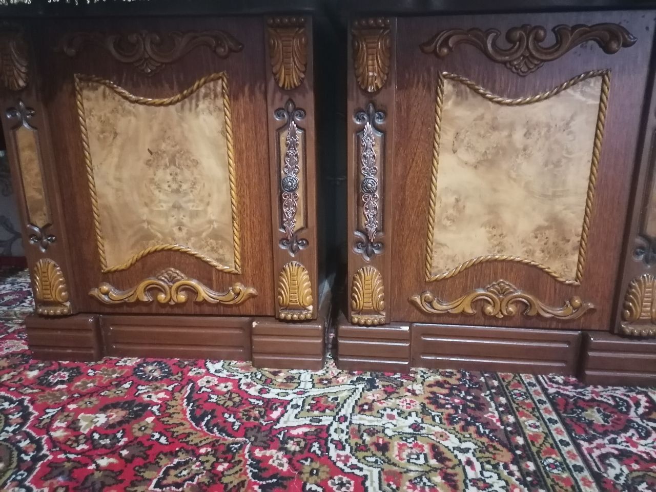 Спальный мебель камод и тумбы
