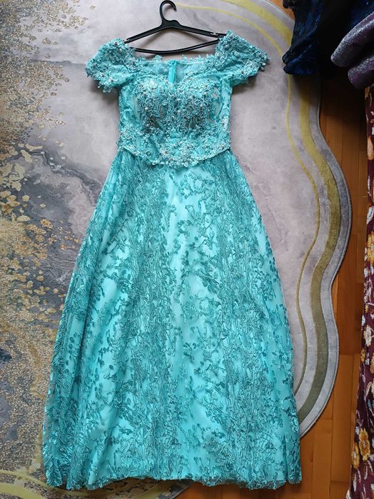 Лот от официални рокли