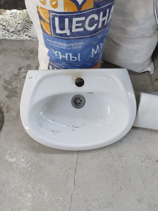 Продам раковину целая