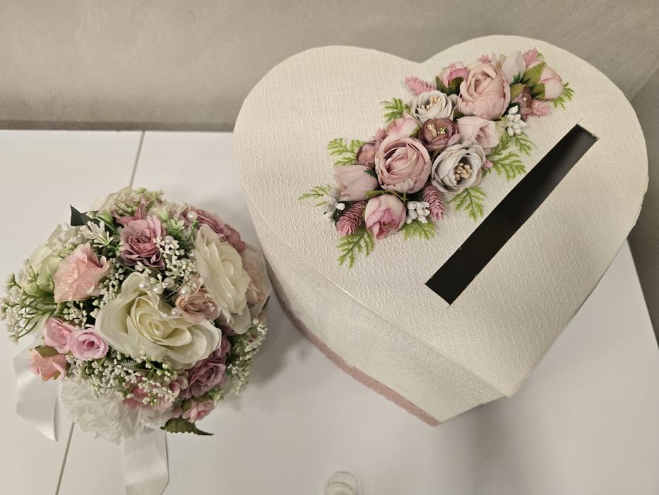 Булчински/сватбен букет и кутия за подаръци/пари