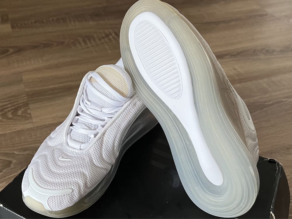 Nike Air Max 720… produs original.. marime 35,5