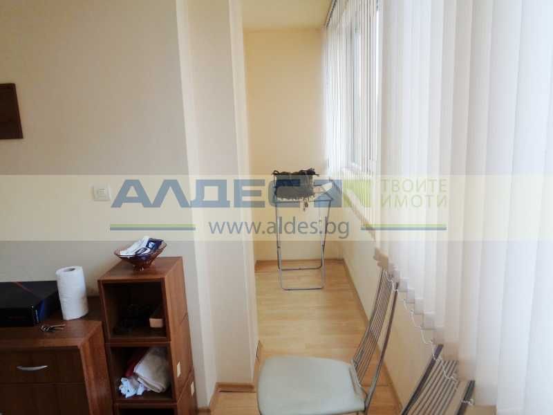 Дава се под наем Двустаен апартамент в София, Център - 53 кв.м за 408 € - Снимка #2