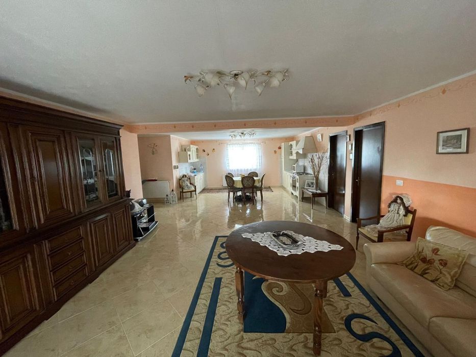 Vand casa P+1E  la 10km de Focsani