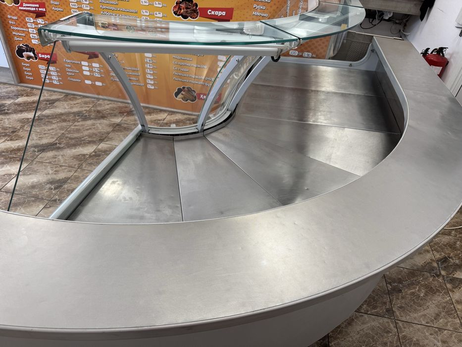 Хладилна витрина Constan