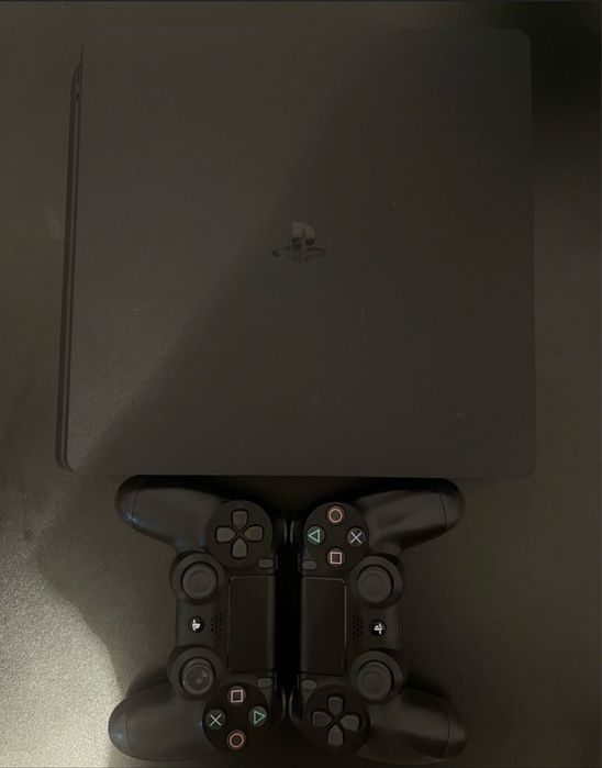 Ps4 slim cu doua manete