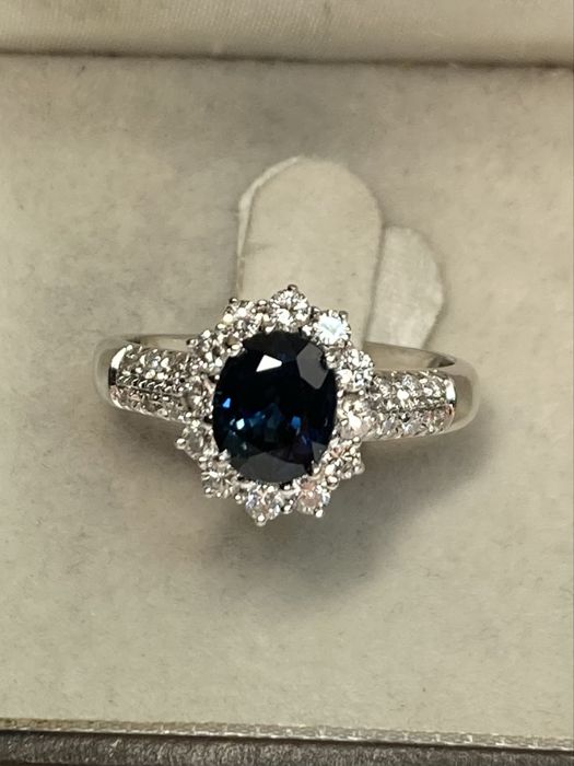 Inel aur alb 18kt.cu safir si diamante