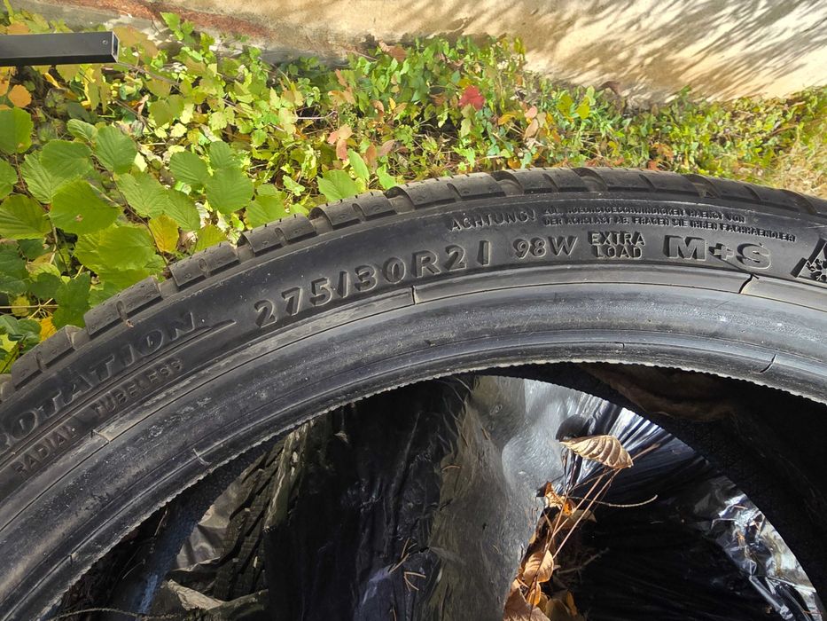 Гуми зимни 275/30R21 (нови)