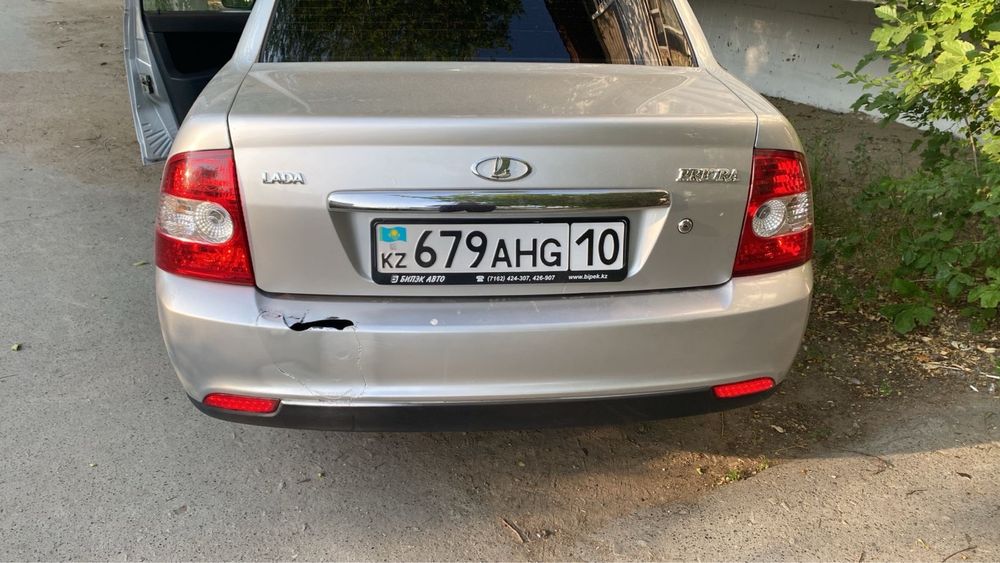 Продам бампер на приору