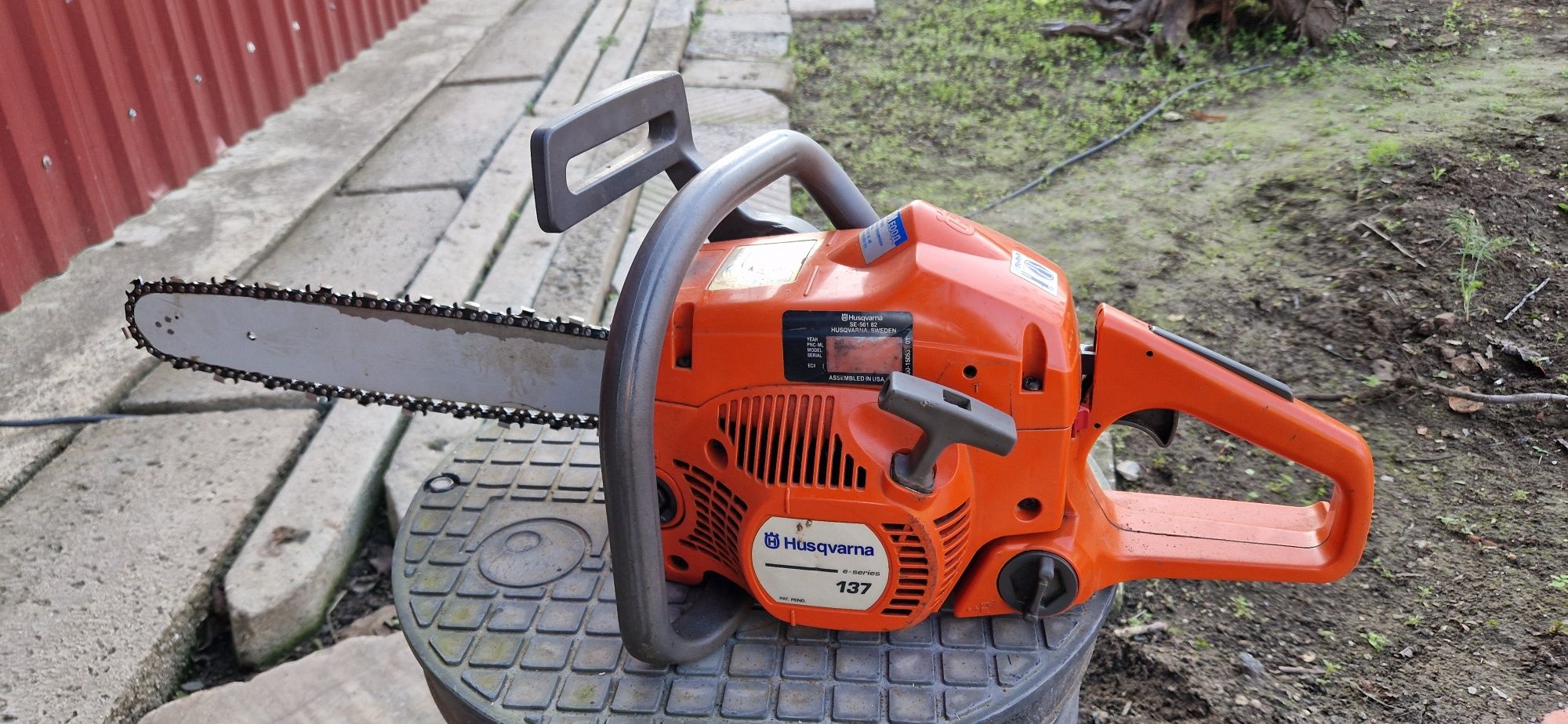 Бензинов трион Husqvarna 137