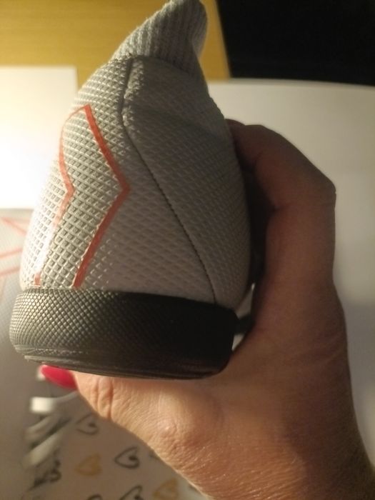 Ghete de fotbal Nike mercurial mărimea 39,pentru sintetic/sala