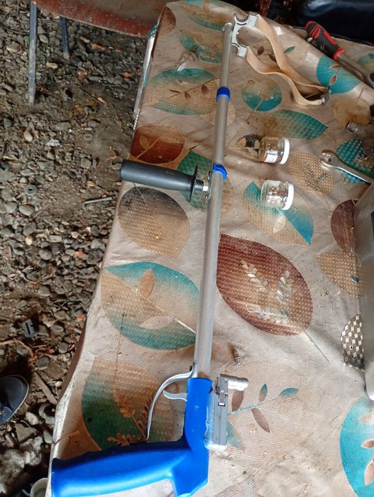 Vând o praștie foarte bună