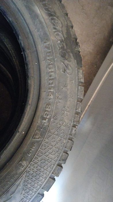 Продам зимние шины.