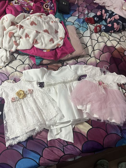 Rochite 74- 80sunt purtate o singura data sunt in stee foaete buna