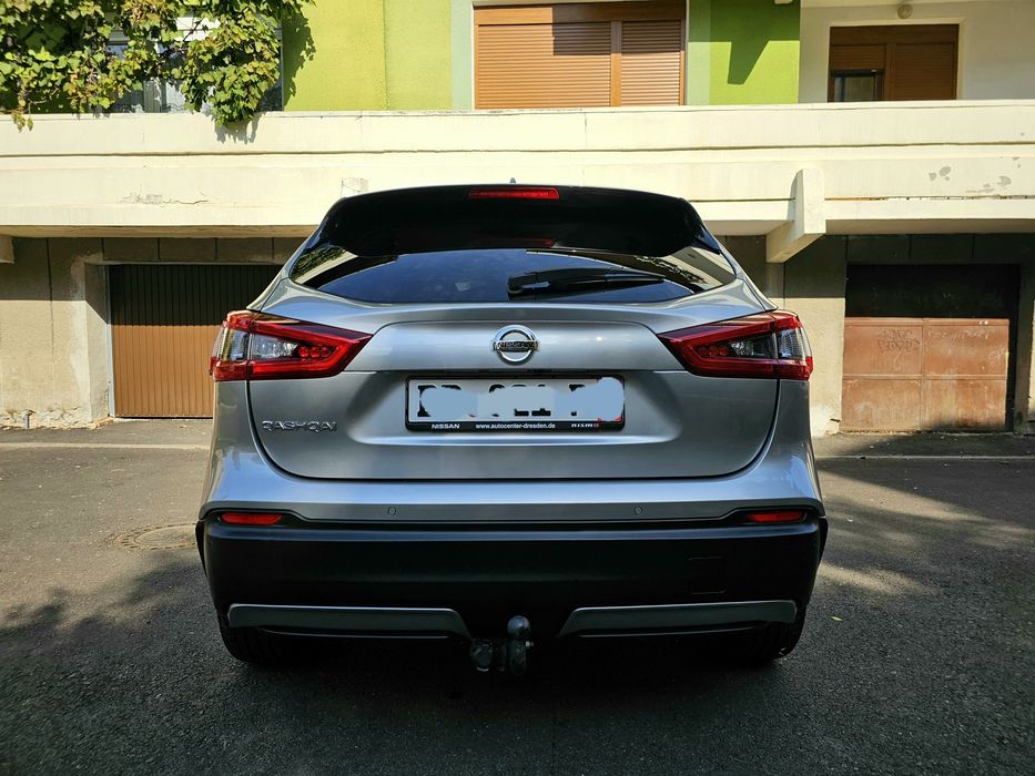 Vând Nissan Qashqai 1,3DIG-T- TEKNA 2×4