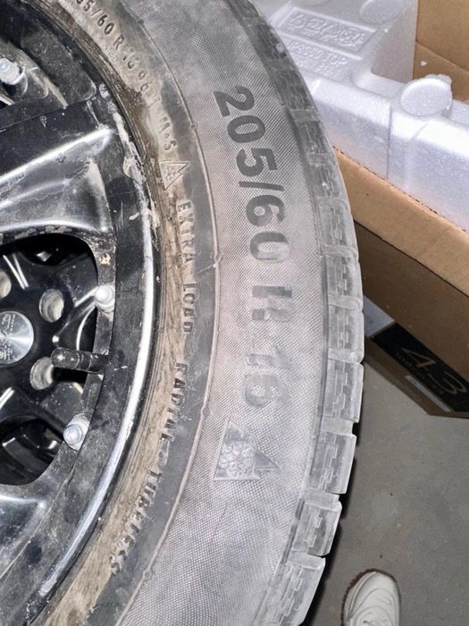 Продам зимние шины с дисками R16