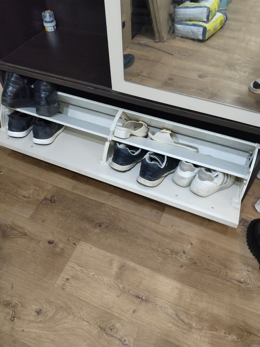 Продам шкаф в прихожую