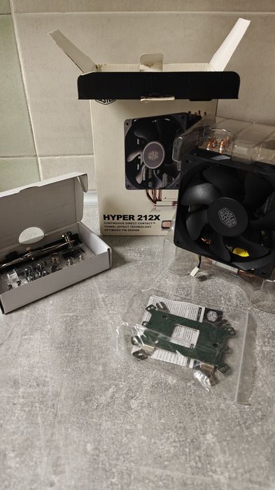 Cooler Master Hyper 212X – Nou, Neutilizat
Cooler Master Hyper 212X –
