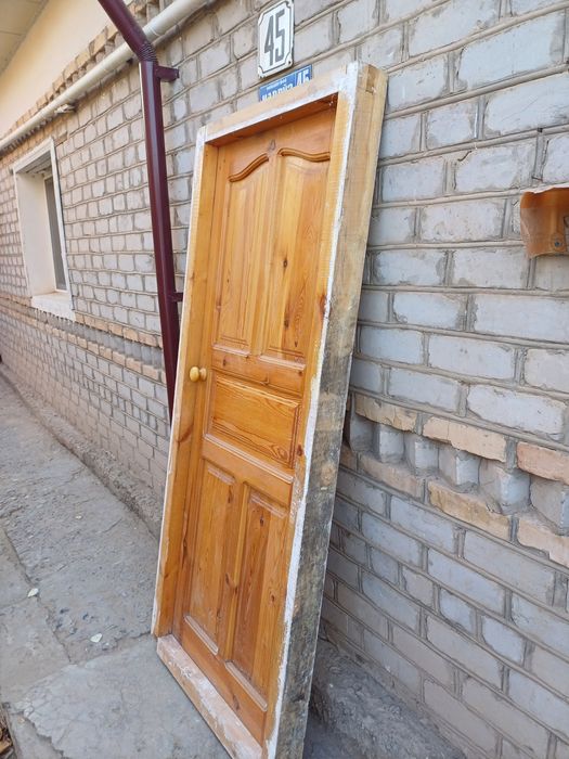 Б/У эшик сотилади.