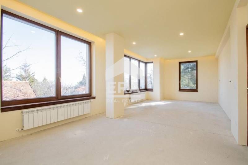 Продава се Къща в София, Бояна - 658 кв.м за 3116 €/кв.м - Снимка #7