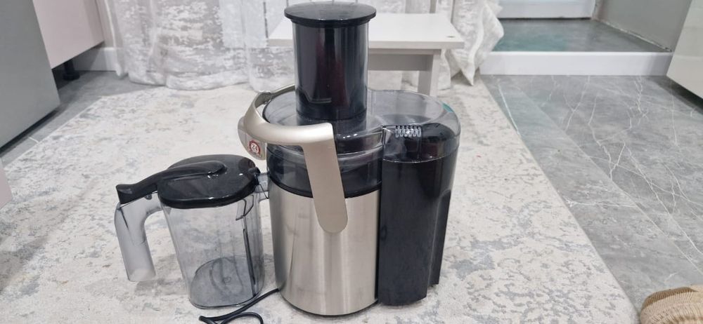 Соковыжималка, новая