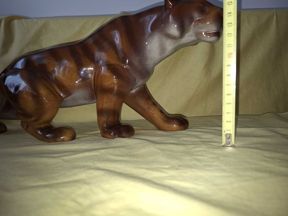 Bibelou vechi Tigru din portelan dimensiuni 52 cm * 18 cm