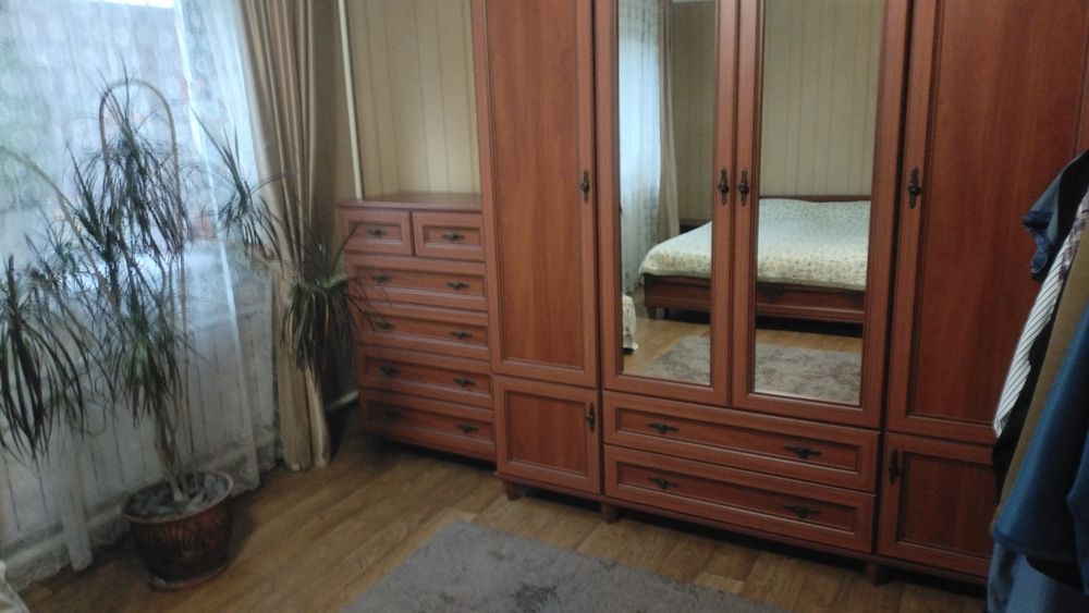 Продам спальный гарнитур