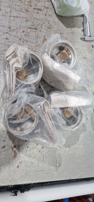 Set motor tractor Fiat: 411, 411r 412, 415, 421, 431,
Pachetul contine