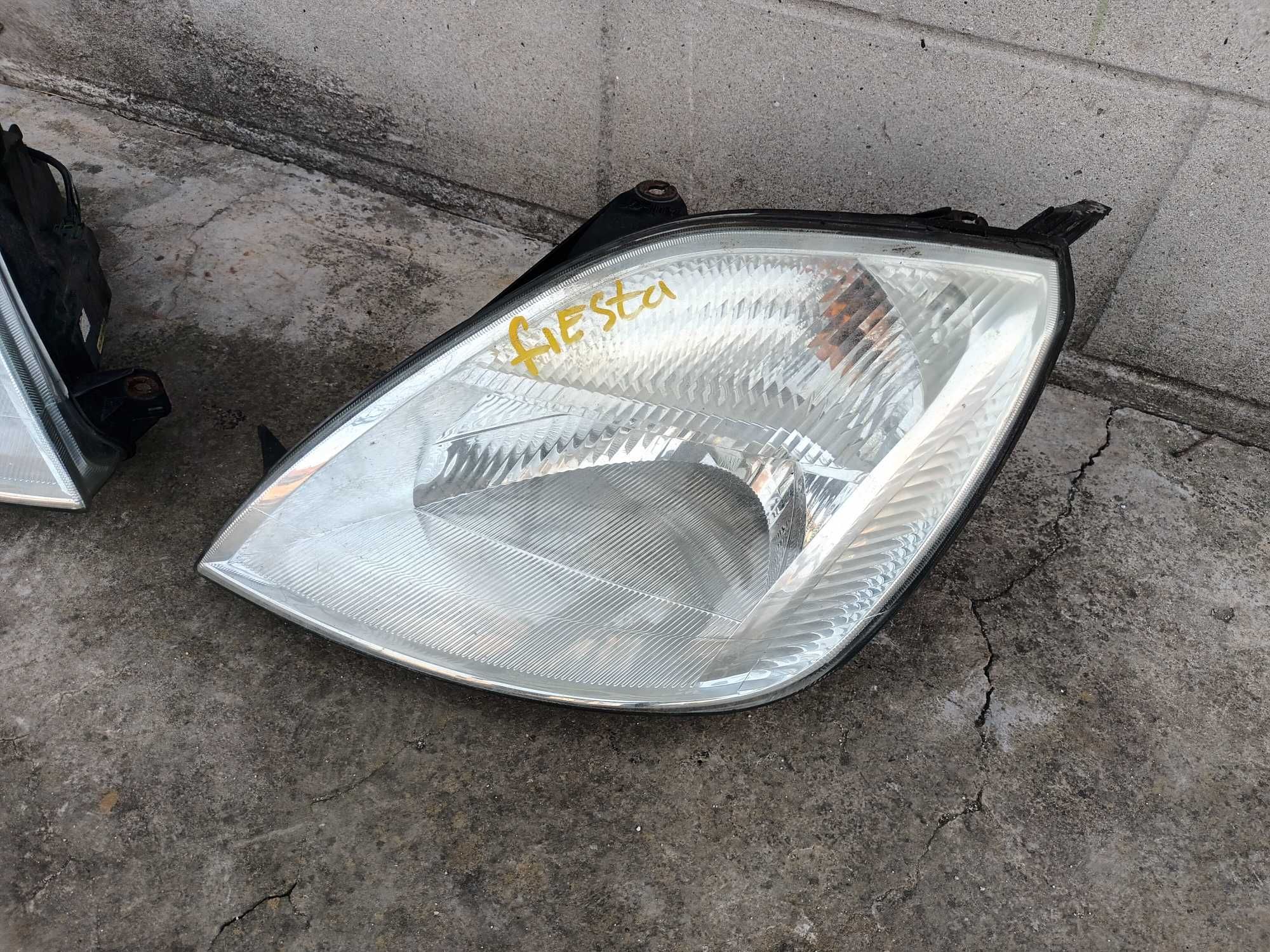 ляв и десен фар за форд фиеста 01 - 05 FORD FIESTA