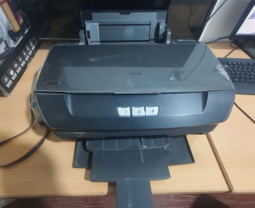 Epson R 270 rangli printer sotiladi Remon qilish kerak