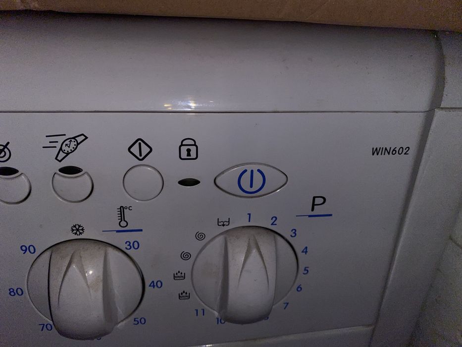 Пералня Индезит WIN 602
