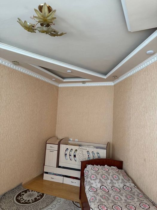 Уй сотилади Себзор да 89 кв 3х4 хона Кора банк якинида 1 линия метрога