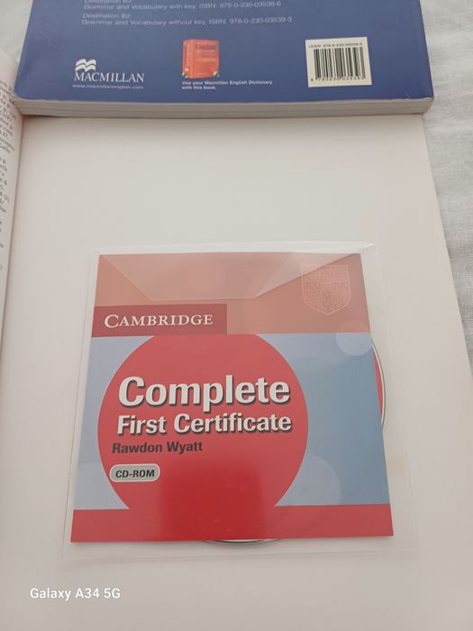 Cartea- Complet first certificate Cambridge.