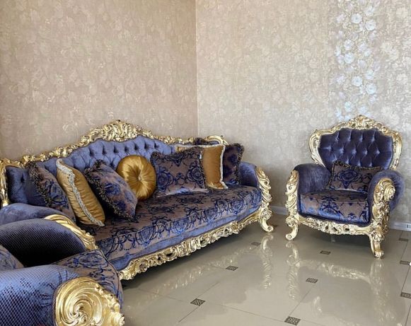 Продам диван с двумя креслами в стиле барокко