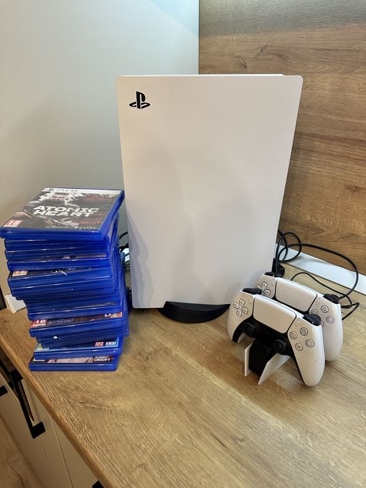 PlayStation 5 / С оргинален контролер за зареждане на джойстиците