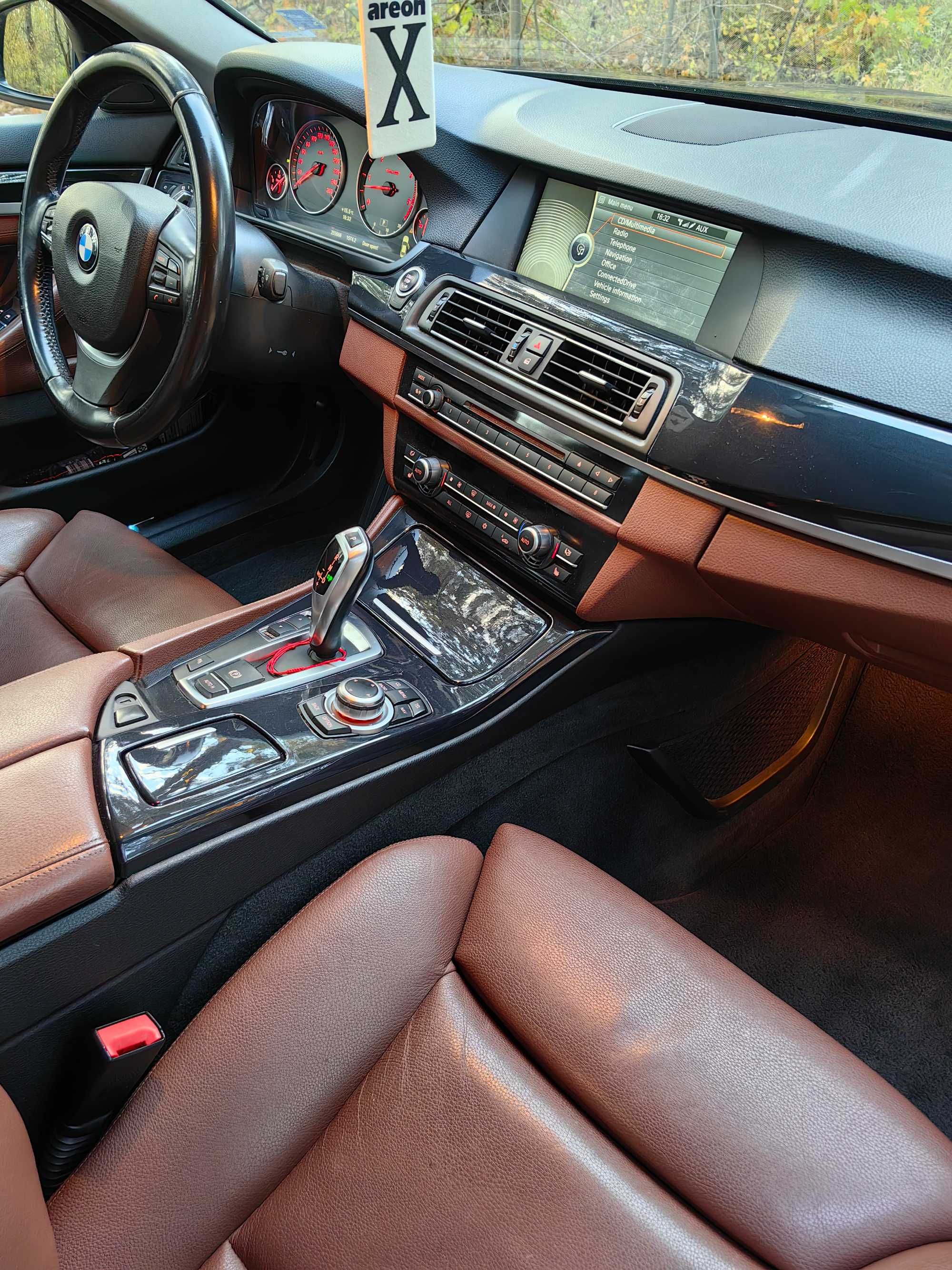 Продавам BMW 530D F10