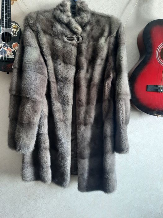 Продам шубу б/у .